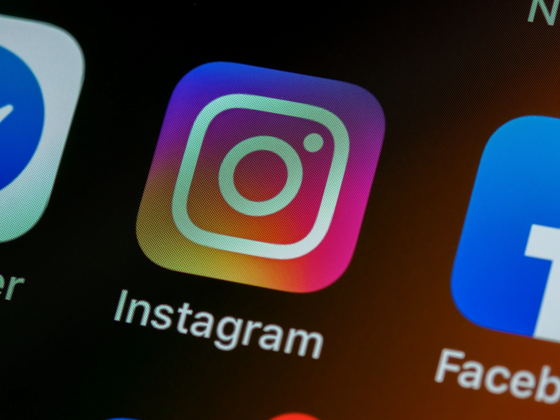 Meta säger upp anställda över flera avdelningar, inklusive Instagram och WhatsApp