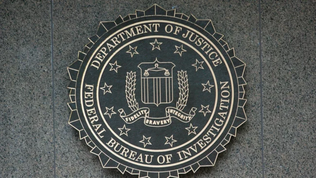 FBI-rapport avslöjar att bedragare stal över 16 miljarder dollar under 2024