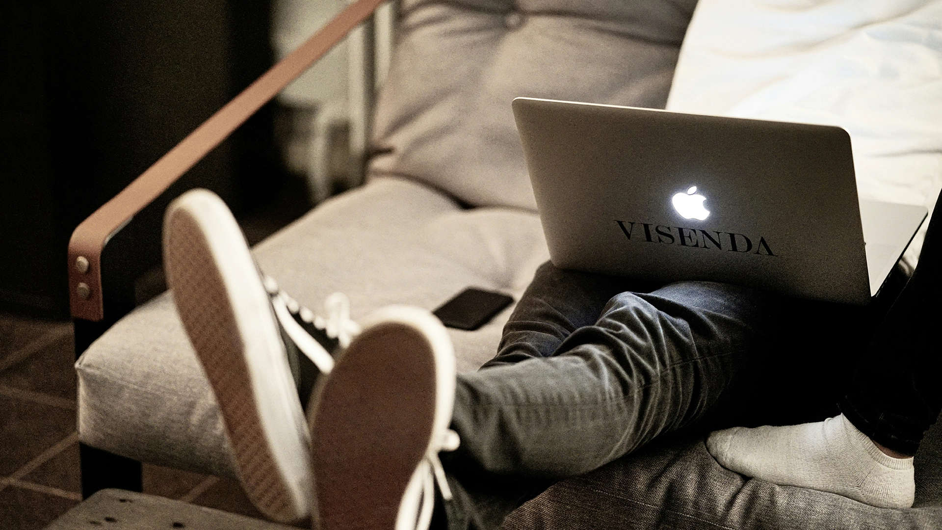 &Aring;ldersverifieringslagar Driver Anv&auml;ndare till Oreglerade Online-webbplatser